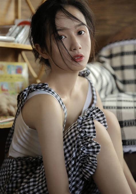 京多安社媒晒与加拉塔萨雷签约照片，税后年薪450万欧