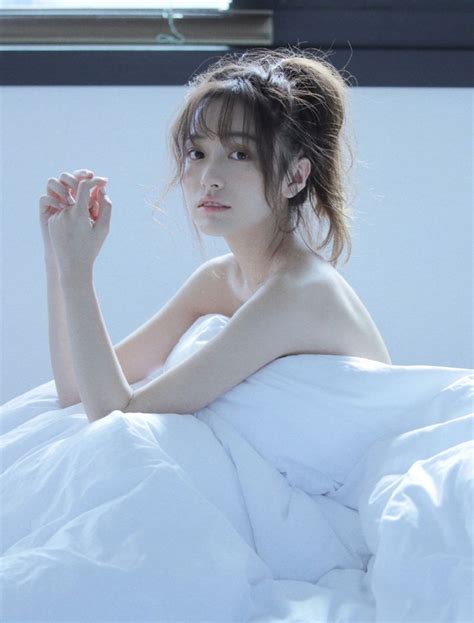 习近平同出席纪念大会的各国嘉宾登上天安门城楼